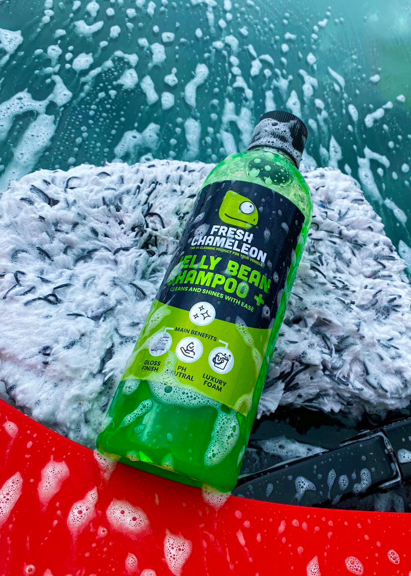 Car detailing shampoo